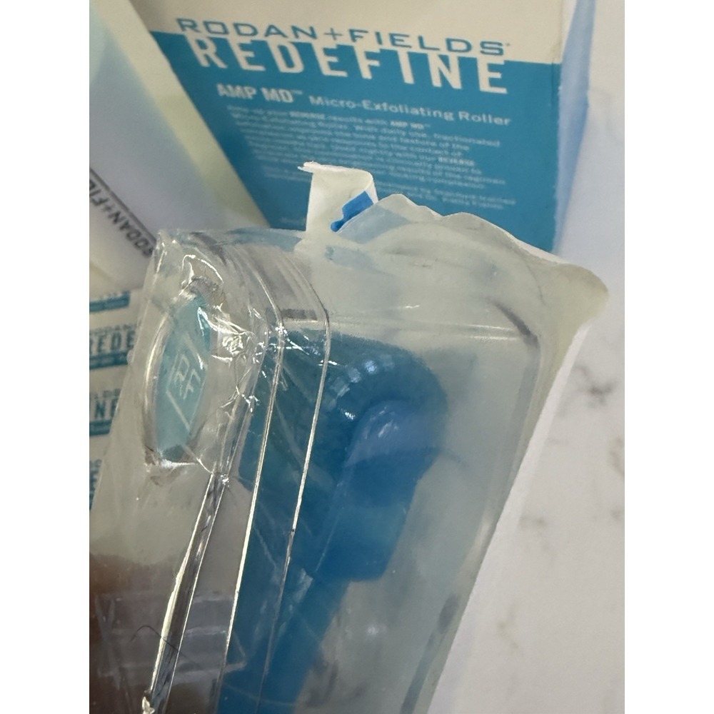 Rodan + Fields Redefine AMP MD Anti Aging Micro Exfoliating Roller - Picture 6 of 7